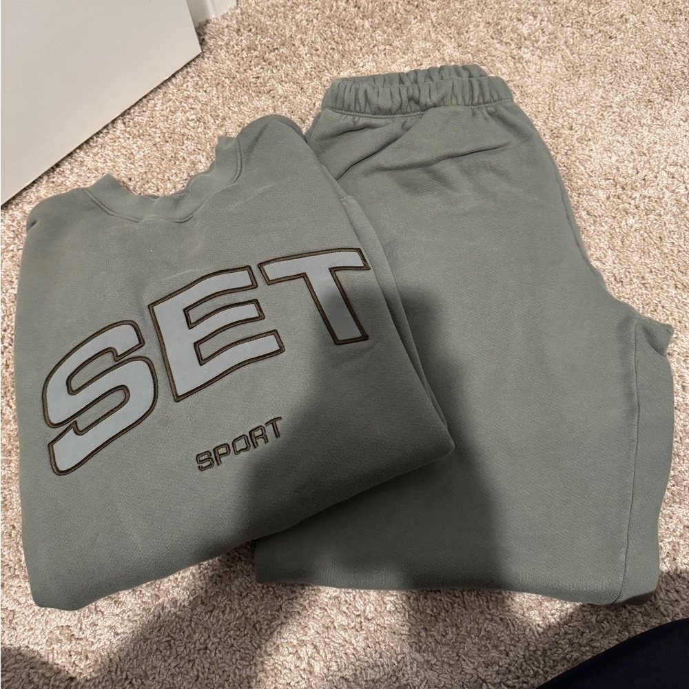 SET Active Sweatshirt and Joggers